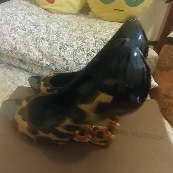 Christian Louboutin shoes - Picture 2 of 8